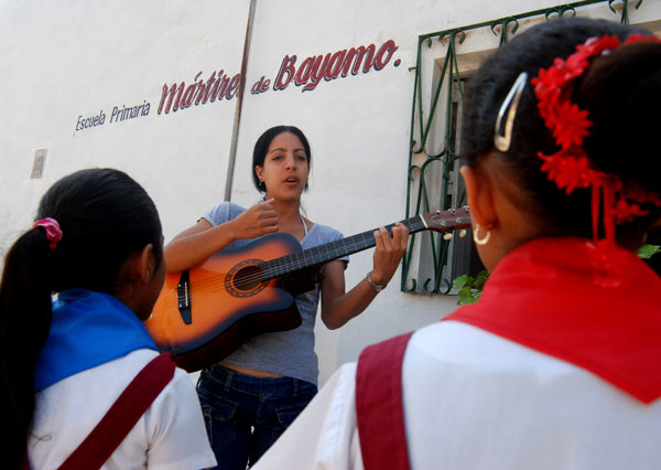 Brigada José Martí saluda Día del Instructor de Arte