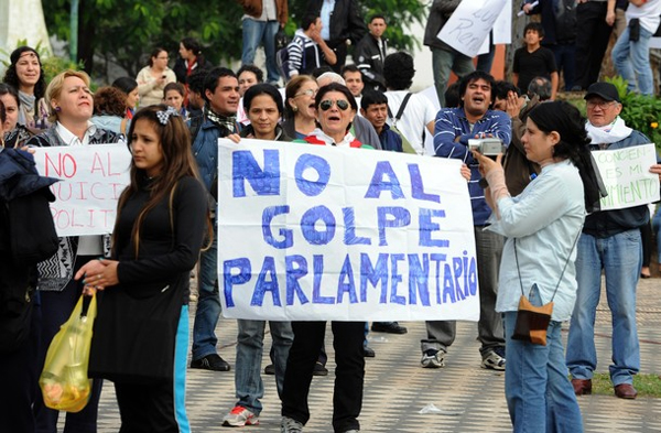 Pueblo paraguayo protesta