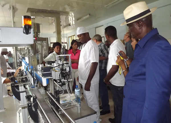 Integrantes del Cuerpo diplomático visitaron la planta embotelladora de agua mineral Sierra Canasta