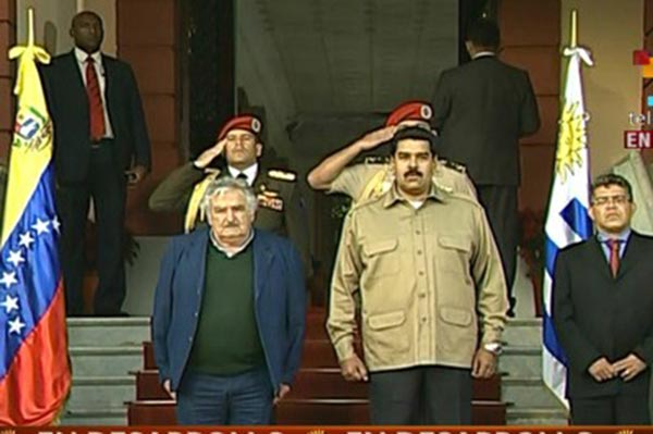 Los mandatarios de Uruguay y Venezuela, José (Pepe) Mujica y Nicolás Maduro