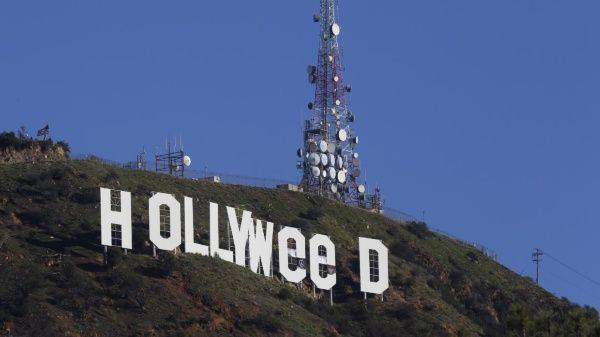 El autor del cartel "Hollyweed" se entrega a la policía