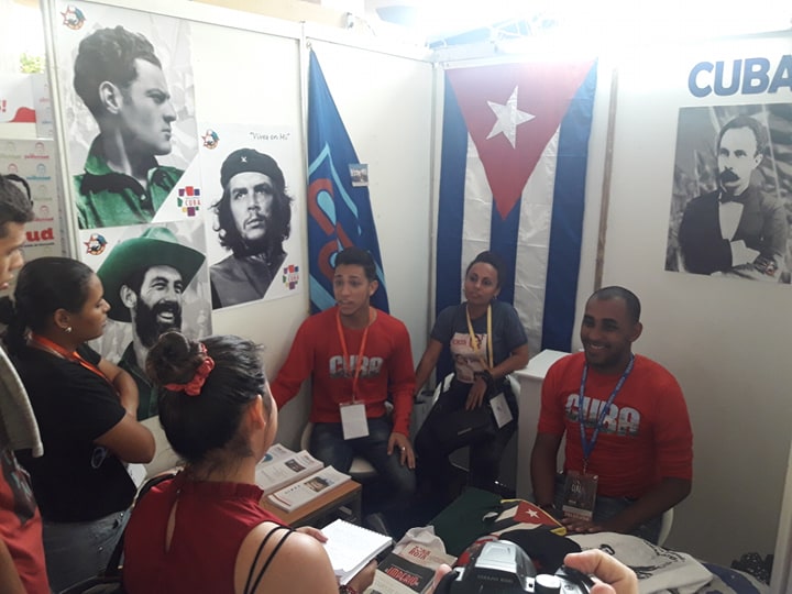 El stand de Cuba en la sede del CLAE es uno de los más visitados