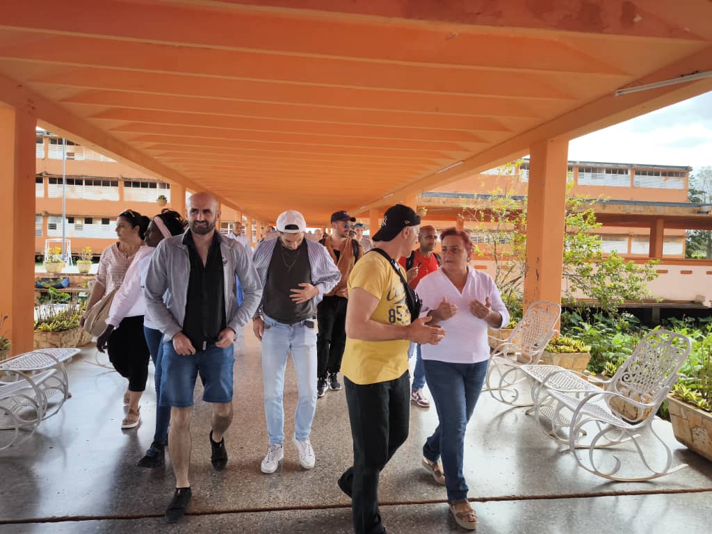 Visita de integrantes de la Cooperativa Social Arcobaleno de Turín, Italia, a obras sociales del Proyecto Quisicuaba.