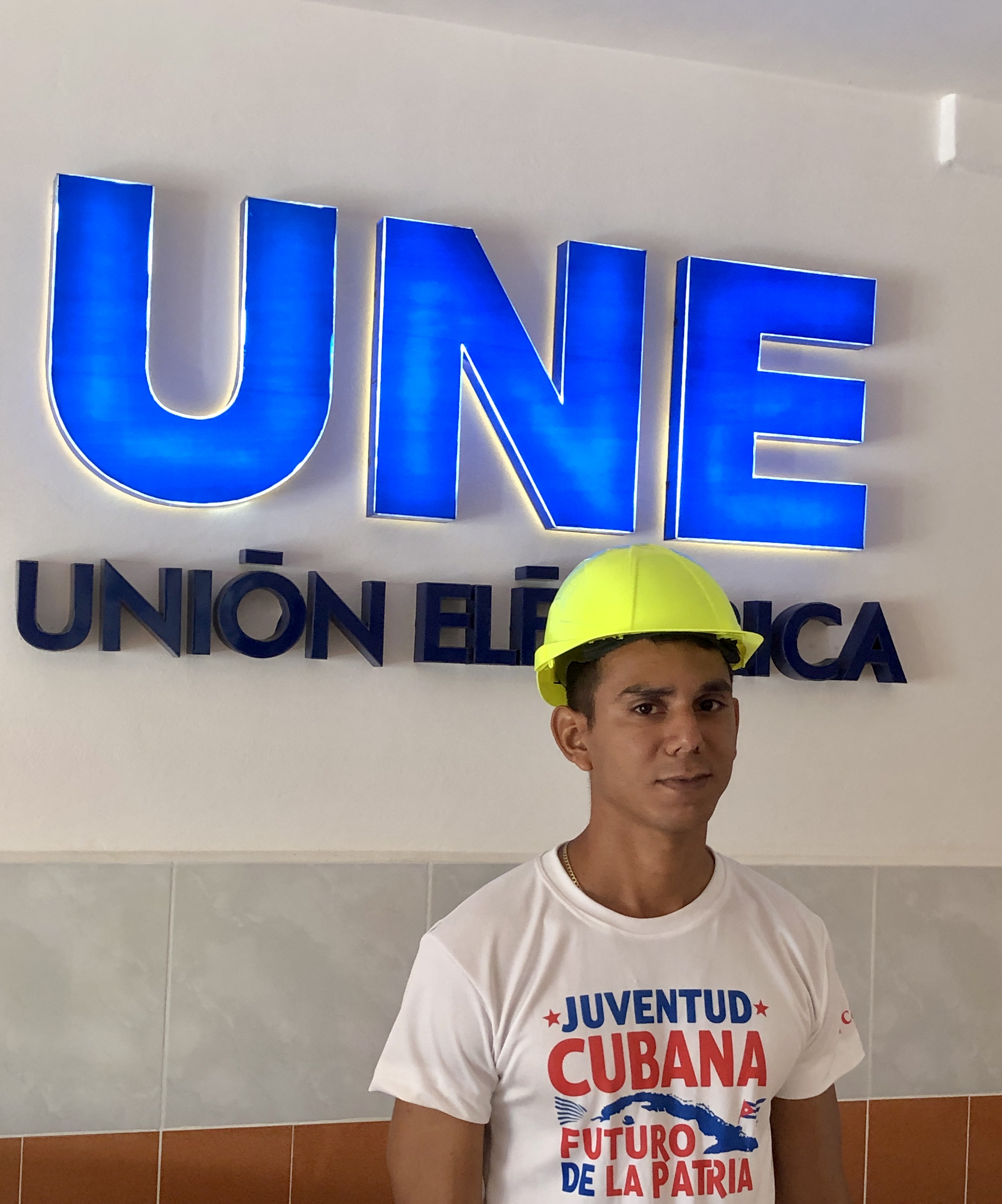 Jóvenes que laboran en la Felton 