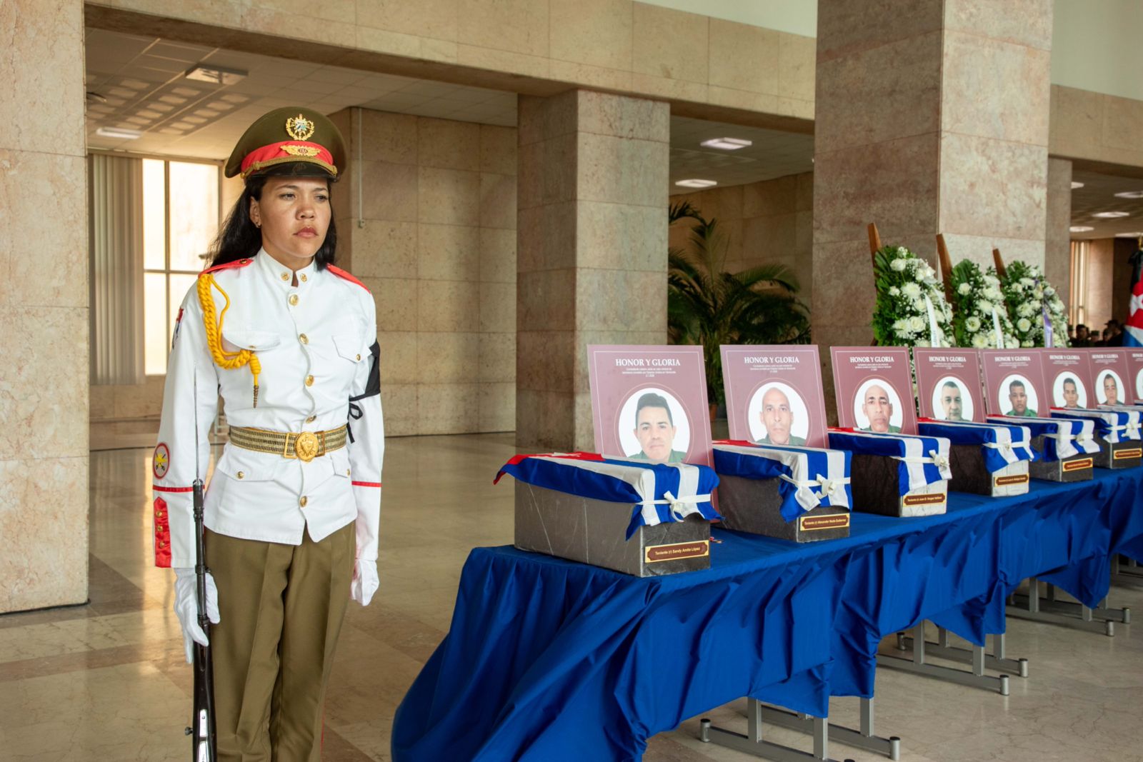 Homenaje a los combatientes cubanos caídos en Venezuela