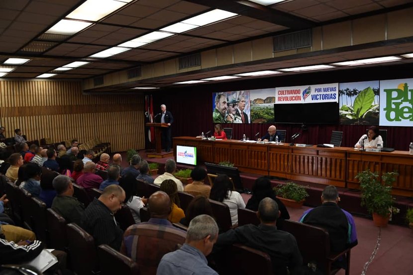 Plenos Extraordinarios de Comités Provinciales del Partido Comunista
