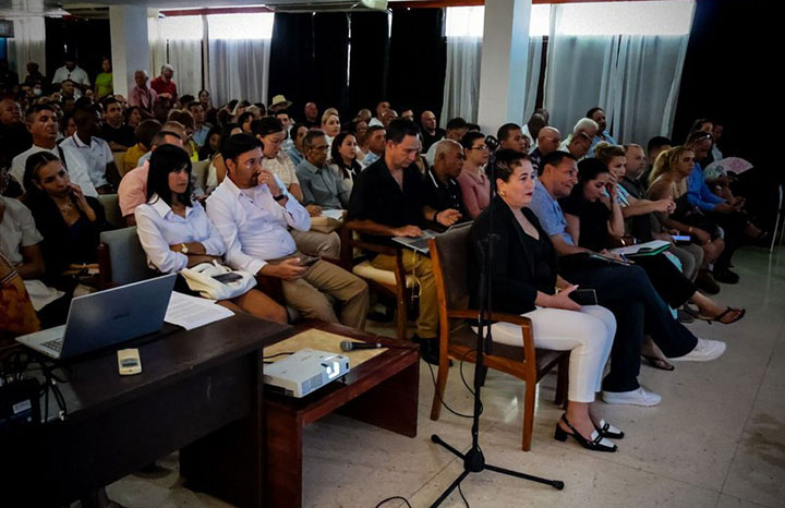 Holguín potencia diálogos económicos e inversionistas 