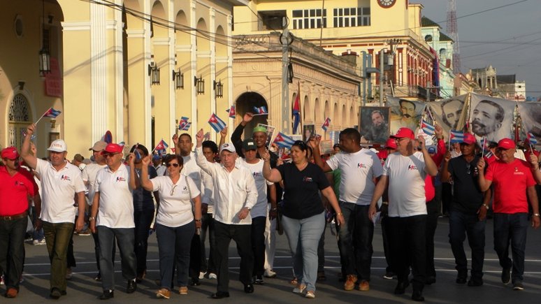 José Ramón Machado ventura acompañó a los pinareños en el desfile