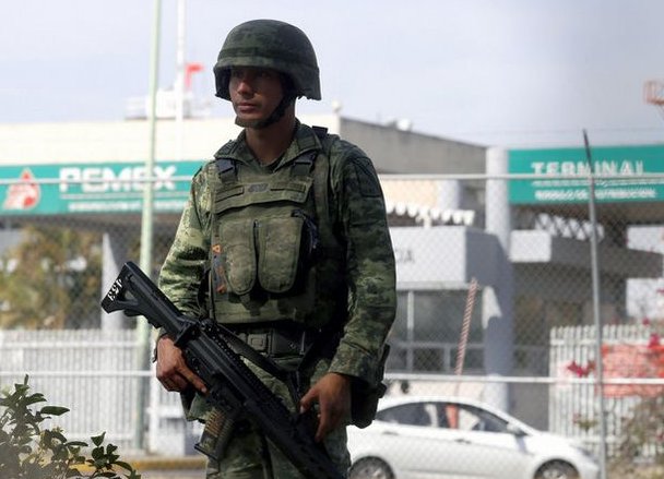 La medida militar se tomó en varios estados de la República mexicana