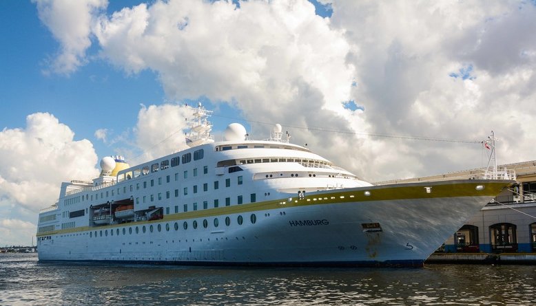 Crucero alemán MS Hamburgo en el puerto de La Habana