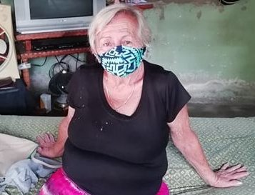 Una abuela floridana, aislada en su comunidad de Argentina