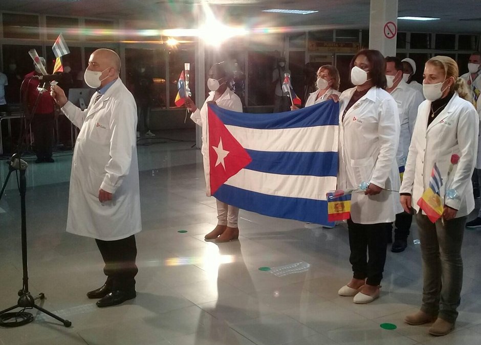 Médicos cubanos que enfrentaron la COVID-19 en Andorra