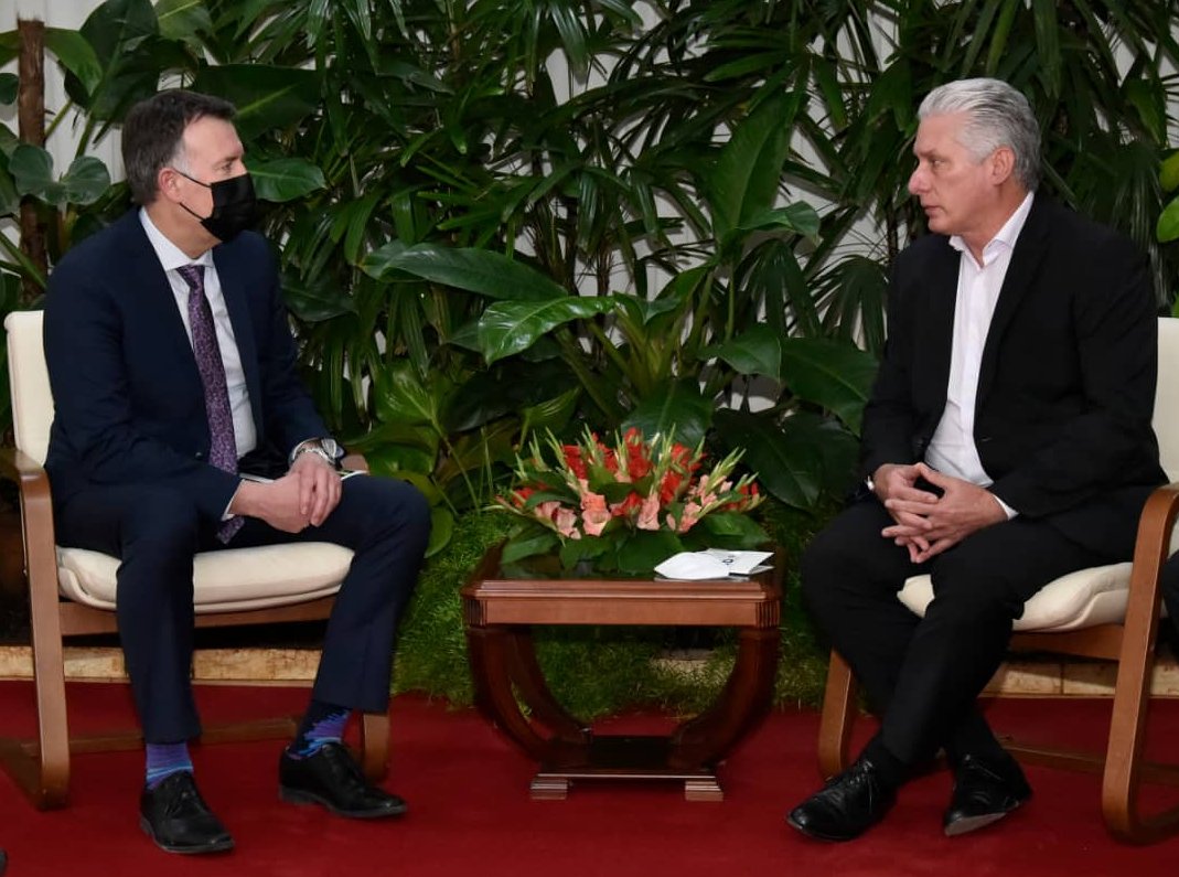 El Presidente cubano, Miguel Díaz-Canel en reunión con Leon Binedell, presidente de Sherritt International