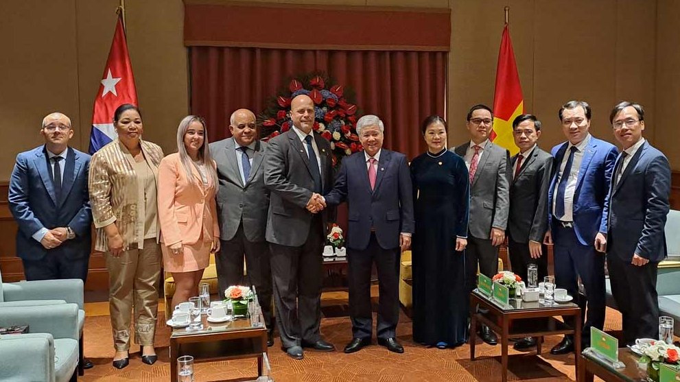 Visita de Gerardo Hernández a Vietnam