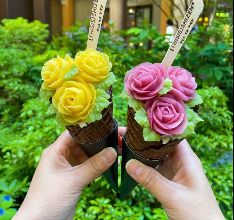 Helados florales del complejo comercial ShinPuhKan de Kyoto