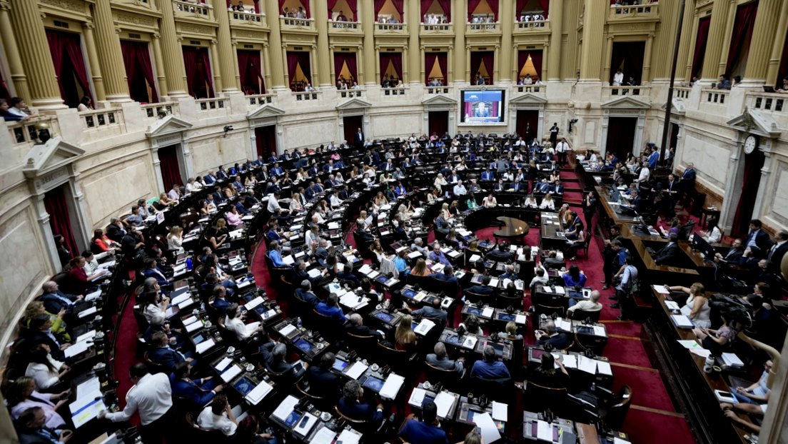 Congreso argentino inicia debate de «megadecreto» de Milei