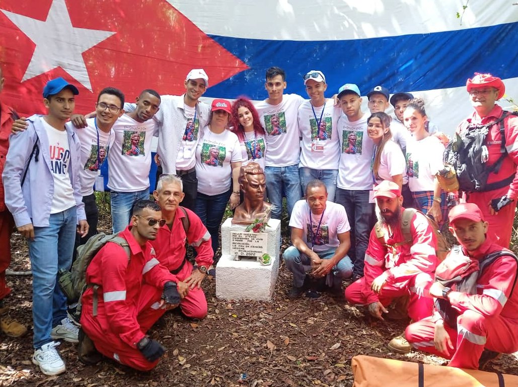 Se rindió tributo a Julio Antonio Mella en el busto erigido en su honor, en la reserva ecológica Limones Tuabaquey