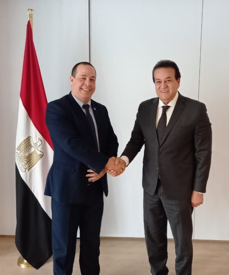 Cuba y Egipto examinan cooperación en sector de la salud (+Post)