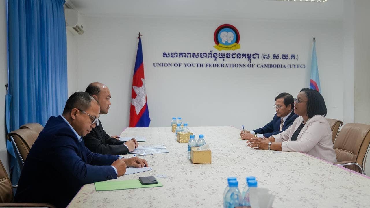 Organización juvenil de Cambodia apuesta por fortalecer vínculos con la UJC