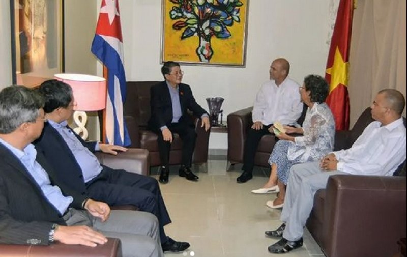 Visita Cuba delegación parlamentaria vietnamita