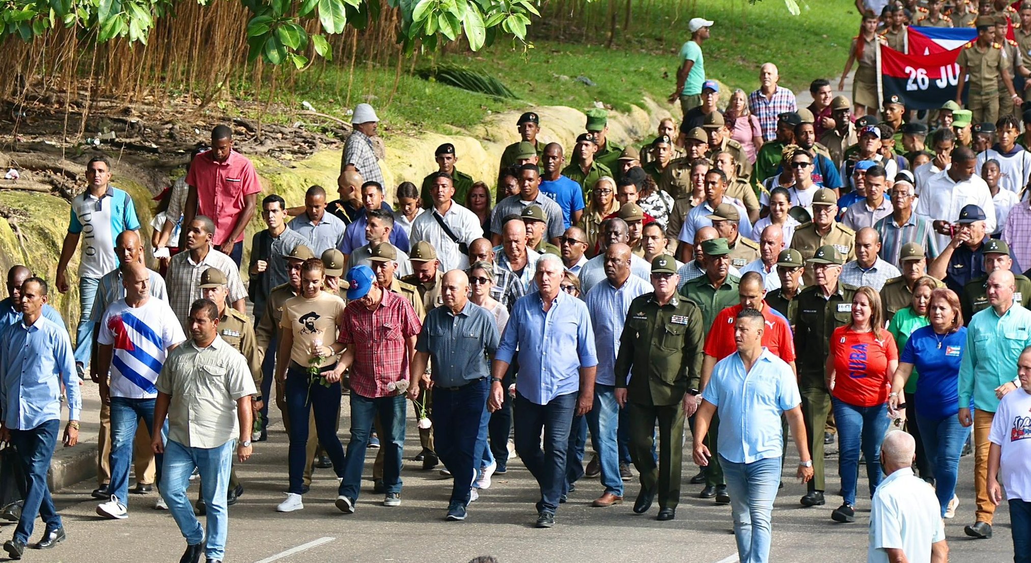 Peregrinación en homenaje a Camilo Cienfuegos