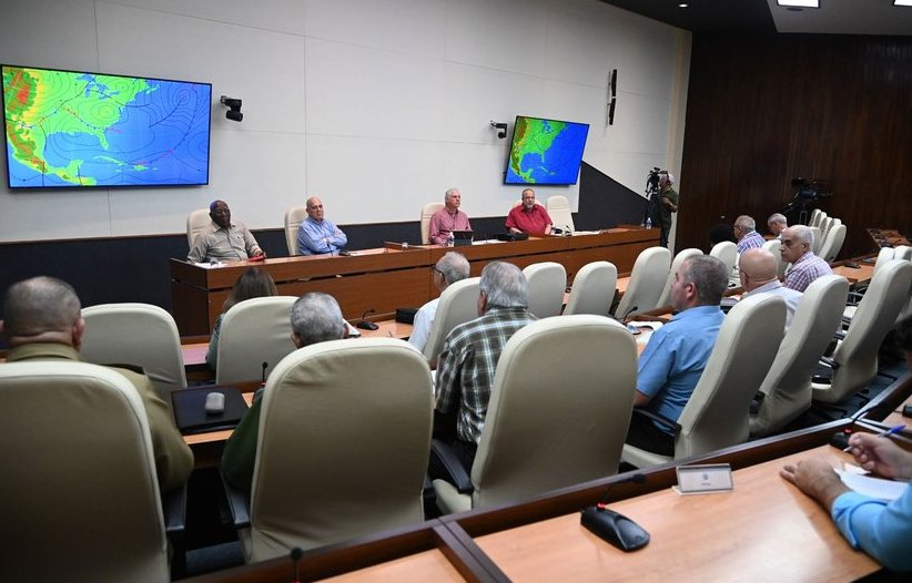 Reunión de chequeo sobre la recuperación en Guantánamo, encabezada por el Presidente Miguel Díaz-Canel Bermúdez