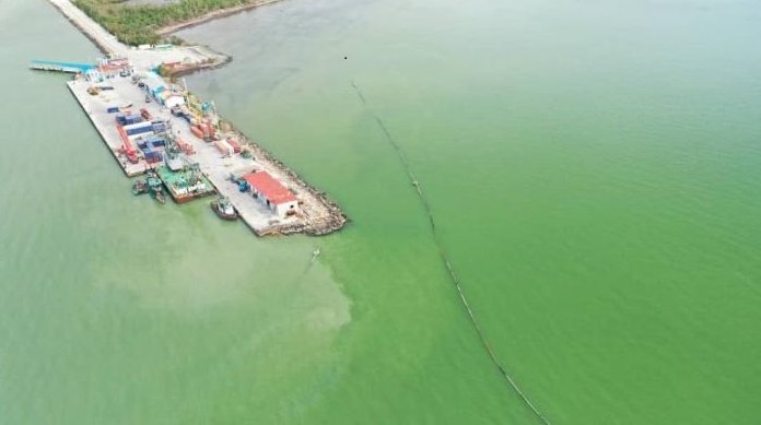 En el puerto de Batabanó se trabaja arduo en las labores de dragado