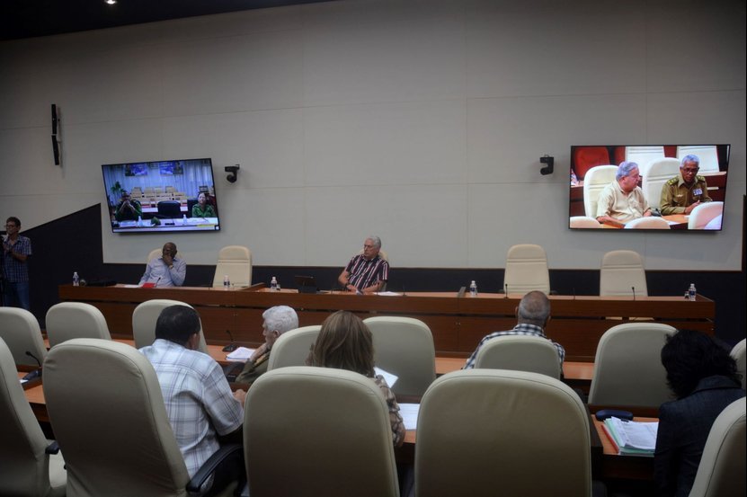 Miguel Díaz-Canel en chequeo de recuperación por huracán Oscar