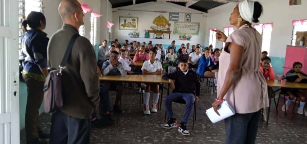 Charla de prevención y capacitación dirigida a pioneros y guías del centro