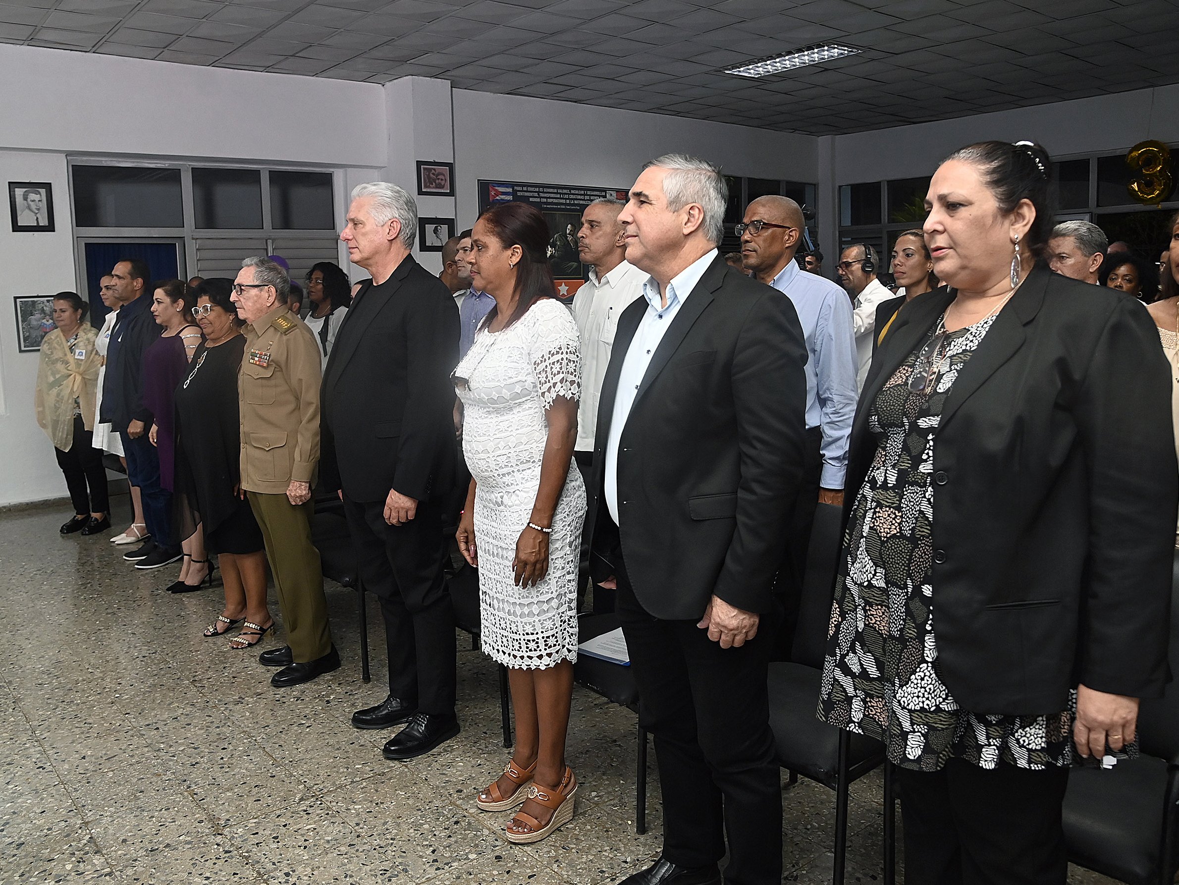 Raúl y Díaz-Canel presidieron el homenaje por los 35 años de la escuela Solidaridad con Panamá