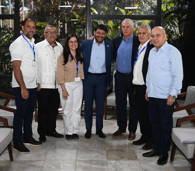 Presidente de Cuba dialogó con delegados a la 6ta. Conferencia Internacional Por el Equilibrio del Mundo