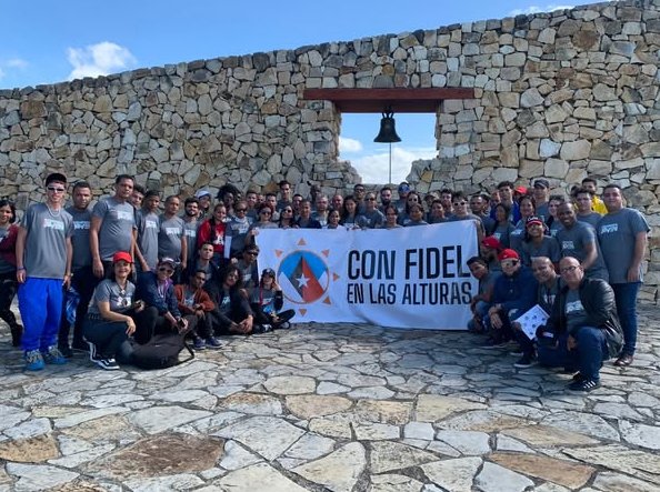 65 jóvenes destacados de todo el país, iniciaron hoy la ruta histórica Con Fidel en las alturas