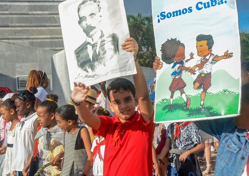 Un desfile a la altura del Apóstol