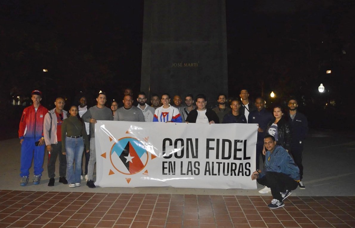 Jóvenes destacados reeditan la primera escalada al Pico Turquino del Comandante en Jefe, Fidel Castro Ruz