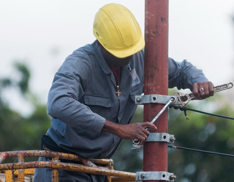 Hoy es prioridad la recuperación del sistema eléctrico nacional