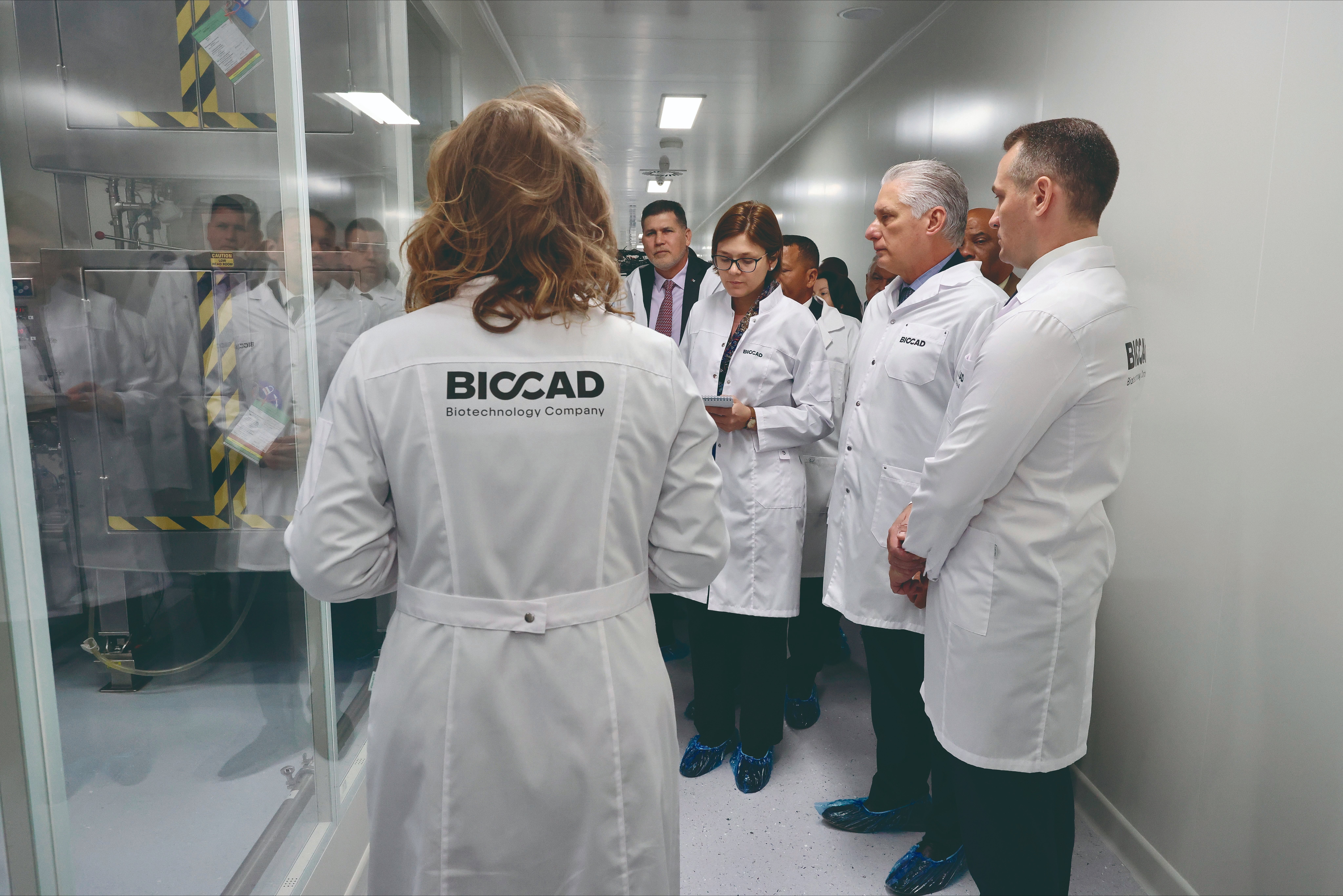 Visita de Miguel Díaz-Canel a instalaciones científicas en San Petersburgo