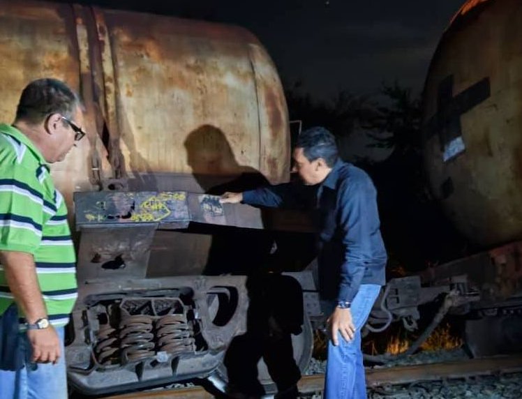 El ministro de Transporte, Eduardo Rodríguez Dávila, evalúa las afectaciones provocadas por el accidente