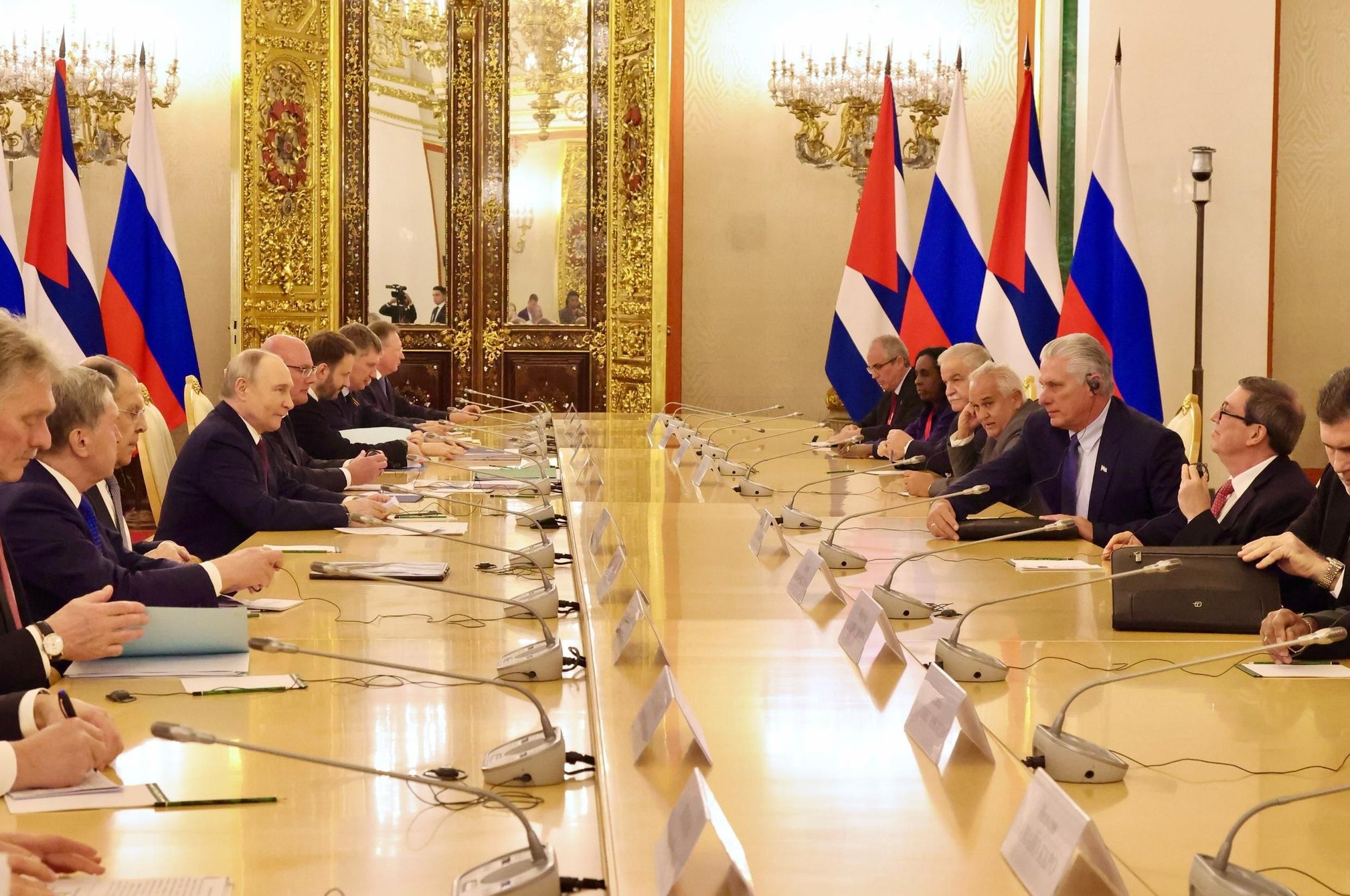 Putin y Díaz-Canel resaltaron el excelente estado de las relaciones entre Cuba y Rusia