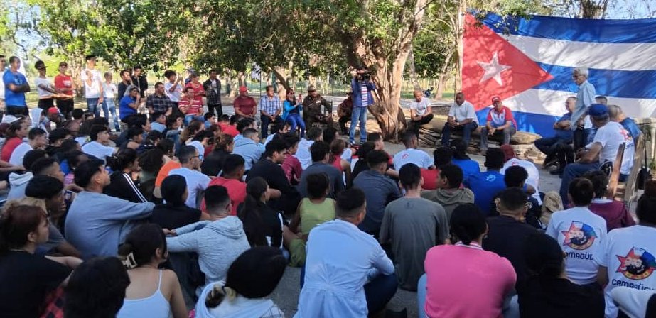 Jóvenes camagüeyanos conmemoraron el Aniversario 152, de la caída en combate del Mayor General Ignacio Agramonte y Loynaz.