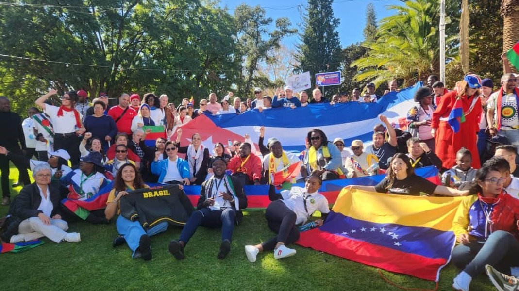 Con la alegría y el compromiso renovados, los representantes de las juventudes democráticas del mundo tienen ante sí la responsabilidad de pensar y, sobre todo, actuar, desde la Federación, «como una sola voz, un solo movimiento y una sola fuerza contra el imperialismo».