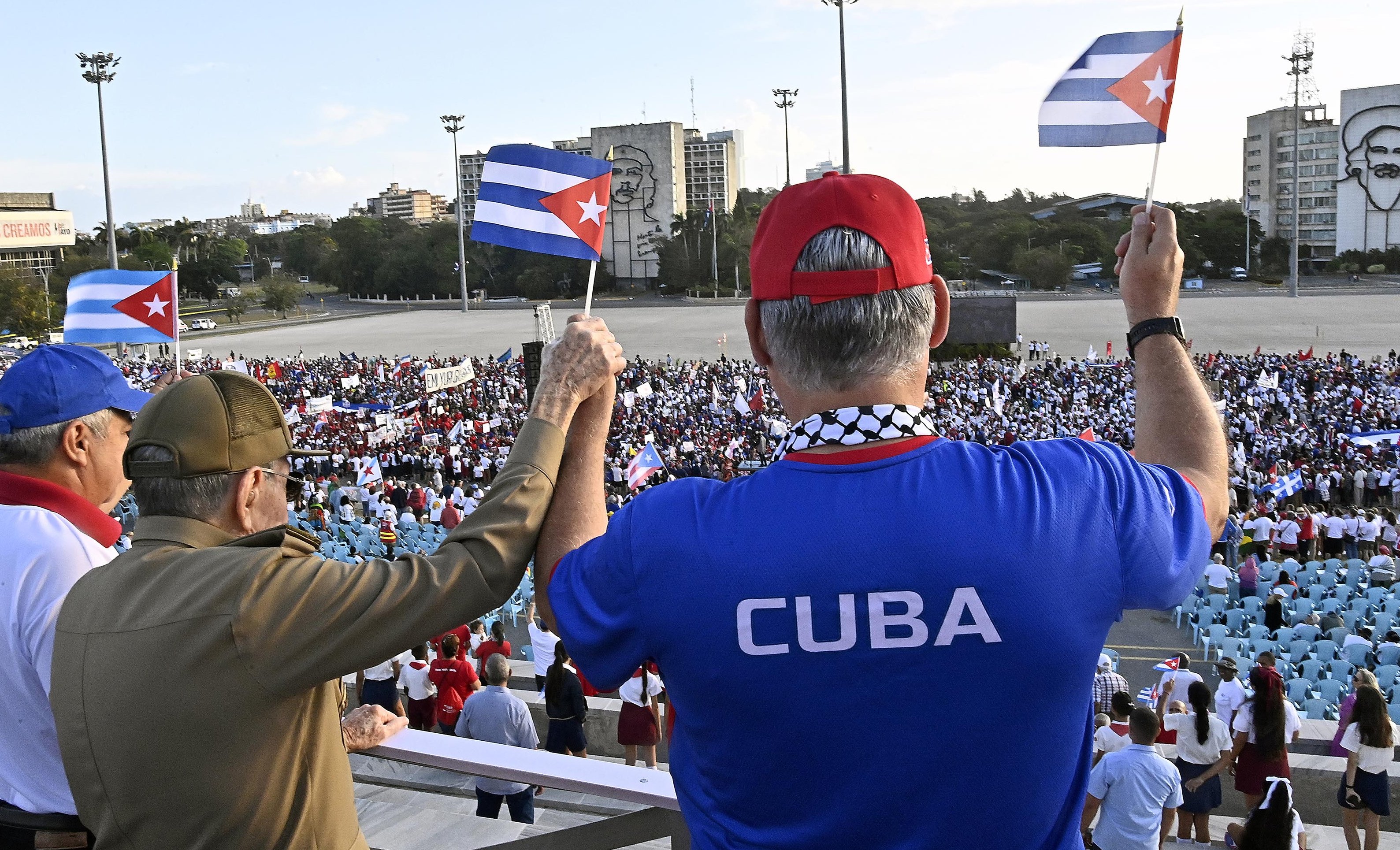 Junto a Raúl y Díaz-Canel, el pueblo habanero ratificó que la Revolución sigue firme