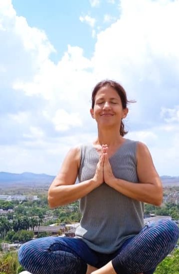 La perimenopausia, una etapa natural en la vida de la mujer, marca la transición hacia la menopausia.