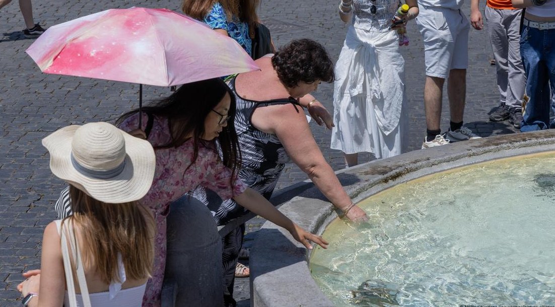 En Italia, Bolonia, Bolzano, Brescia, Florencia, Perugia y Turín se encuentran ya en alerta roja, según los últimos boletines del Ministerio de Salud.