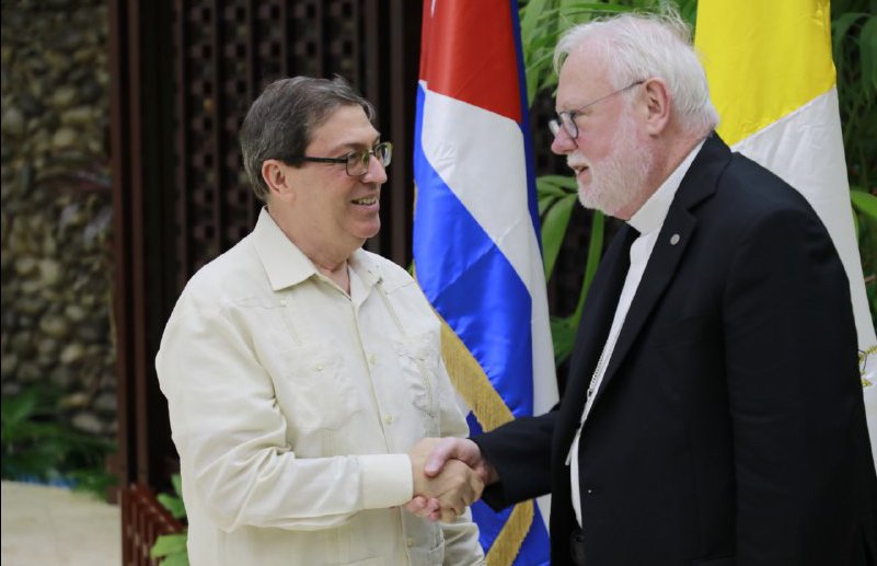 Encuentro del canciller Bruno Rodríguez Parrilla con Monseñor Paul Richard Gallagher, secretario para las Relaciones con los Estados y las Organizaciones Internacionales de la Santa Sede
