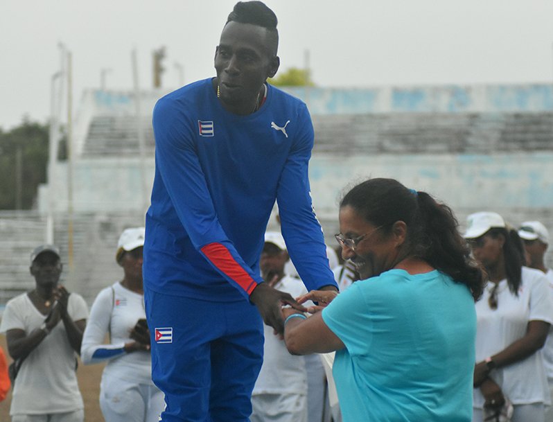 La presidenta de la Federación Cubana de Atletismo, María Caridad Colón, evaluó positivamente los resultados y la organización del Campeonato Nacional, pese a las dificultades que lo rodearon.