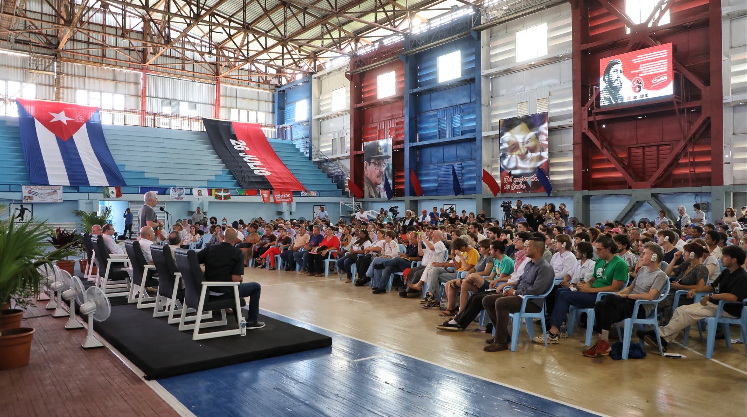 Intercambio de Miguel Díaz-Canel Bermúdez con grupos de solidaridad en Ciego de Ávila