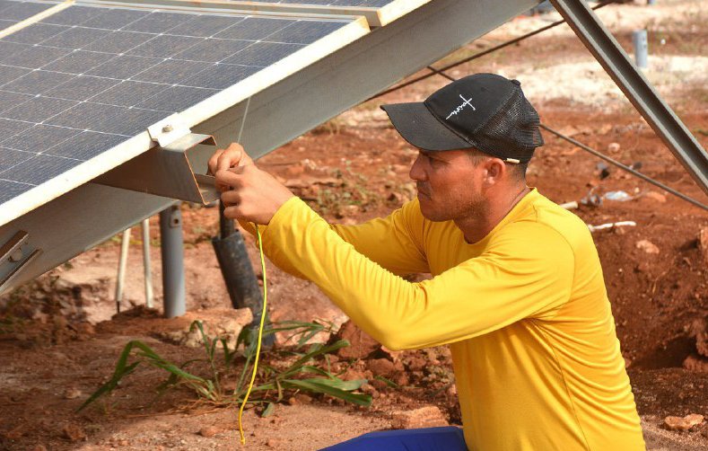 Cerca de un millar de obreros laboraron en la construcción del parque solar fotovoltaico Santiago Rojas Salinas