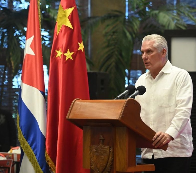 Presidente Díaz-Canel en el acto conmemorativo por el Aniversario 65 del establecimiento de relaciones diplomáticas con China