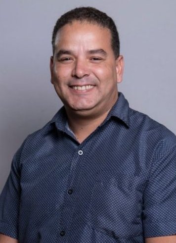 Yoerky, de 41 años, es miembro del Comité Central del Partido Comunista de Cuba, diputado a la Asamblea Nacional del Poder Popular