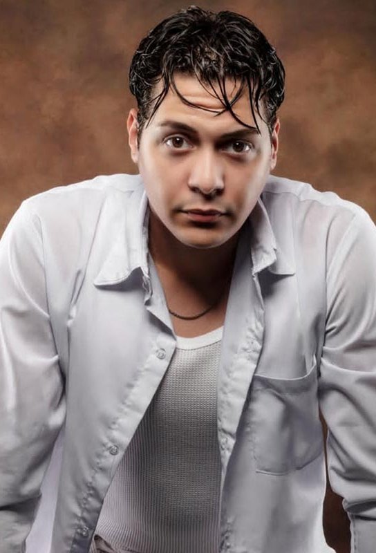 «El personaje de Miguel para mí fue un reto. Crearlo me llevó mucho trabajo e investigación, pues el personaje y yo no tenemos nada que ver», revela el joven actor.